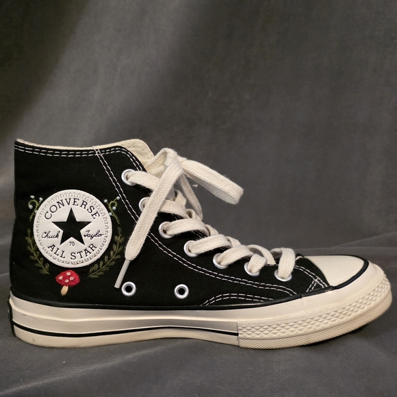 Custom Taylor 1970 Sneakers: Embroidered Mushroom Converse - Picture 2 of 8